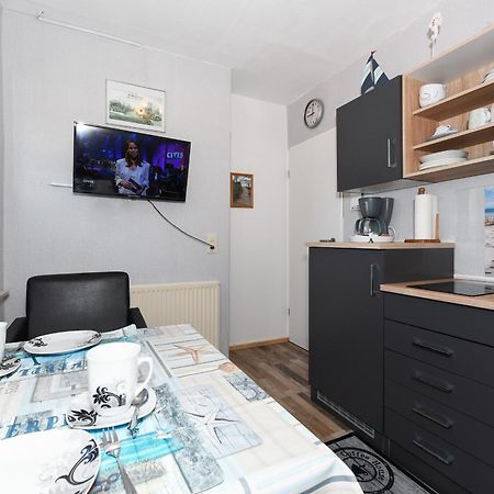 Ferienwohnung Ankerplatz Im Gaestehaus Kock Neuharlingersiel Exteriör bild